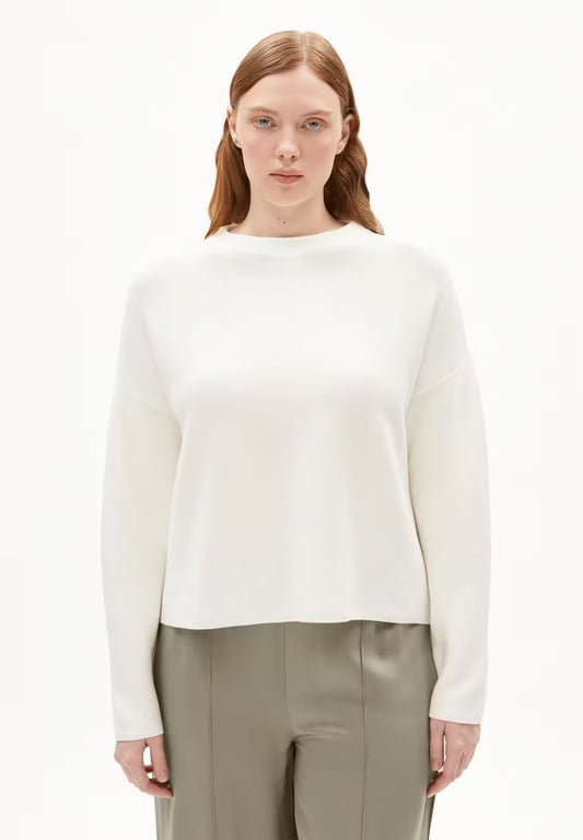 SS25 - ARMEDANGELS - Merinaa Links Sweater in Light Oatmeal - front model 1 