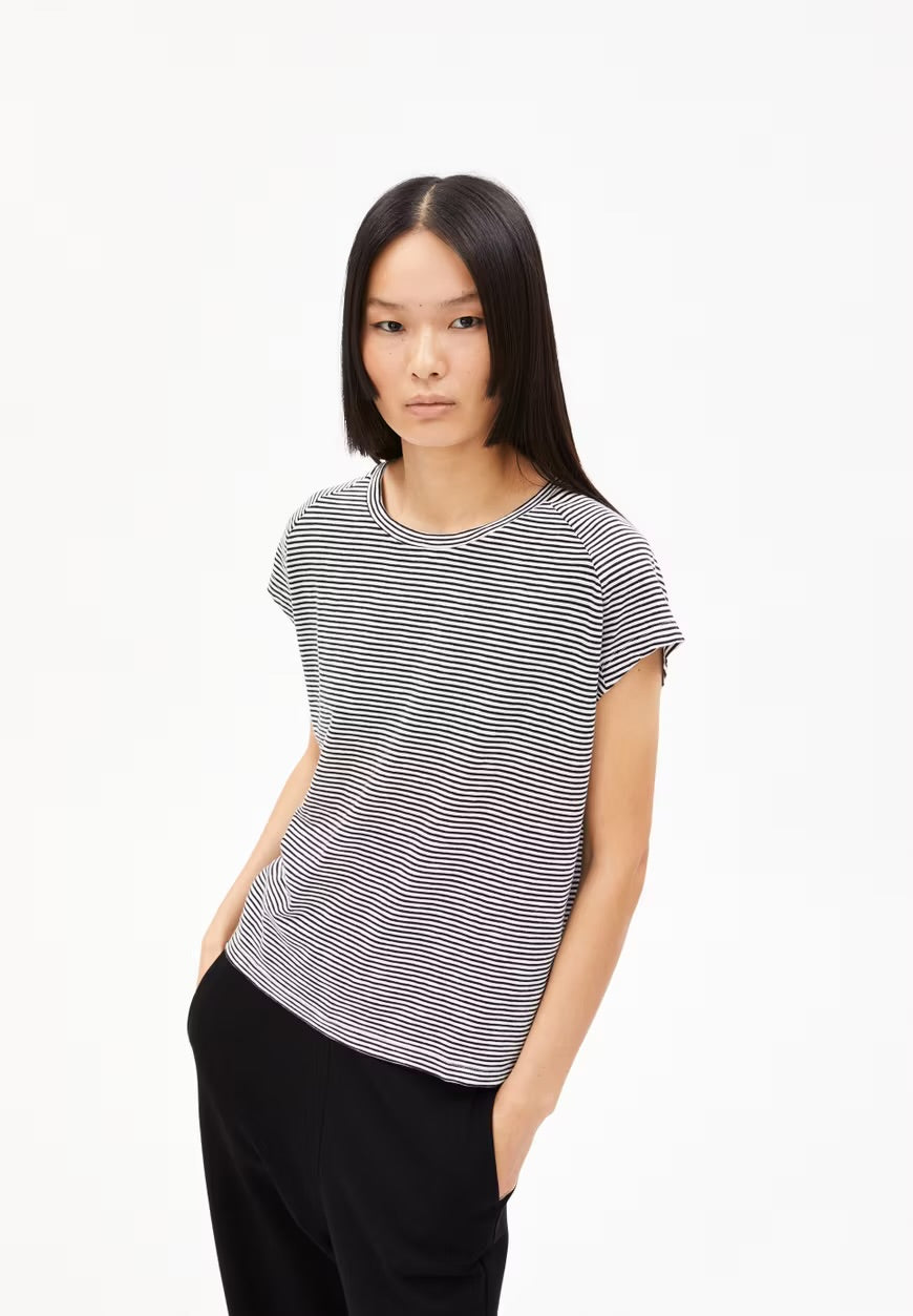 SS25 - ARMEDANGELS - Oneliaa Lovely Stripes in Black-Oatmeal - front 2