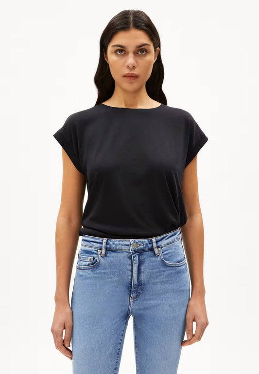 SS25 - ARMEDANGLES - Jilaana T-Shirt in Black - front 1 