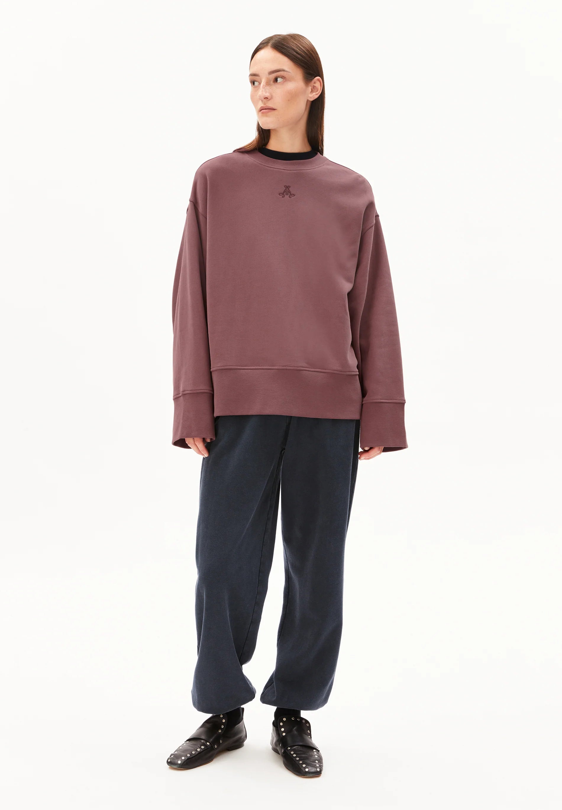 ARMEDANGELS Canada oversized sweatshirt in muted purple, perfect for comfortable and stylish everyday wear in Kelowna