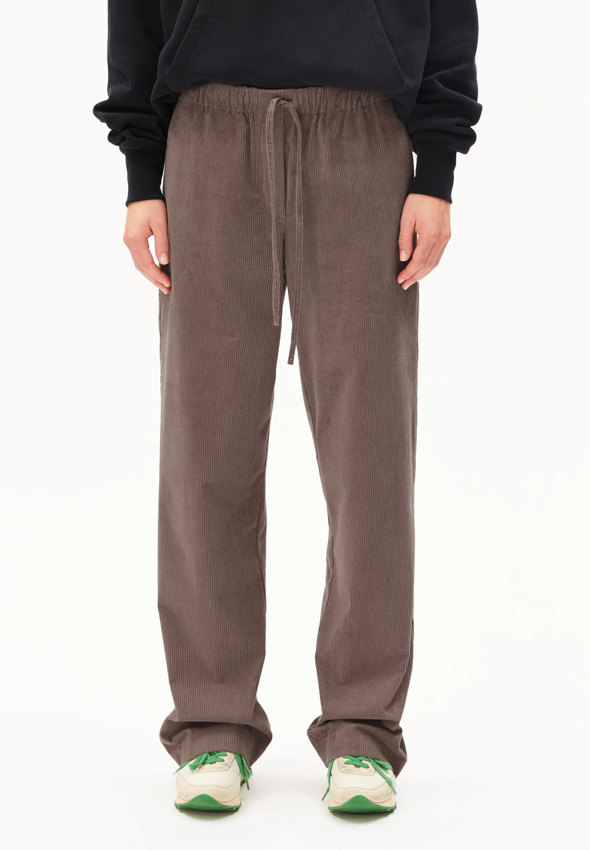 ARMEDANGELS Canada women's corduroy pants in walnut brown with an adjustable drawstring and relaxed fit in Kelowna