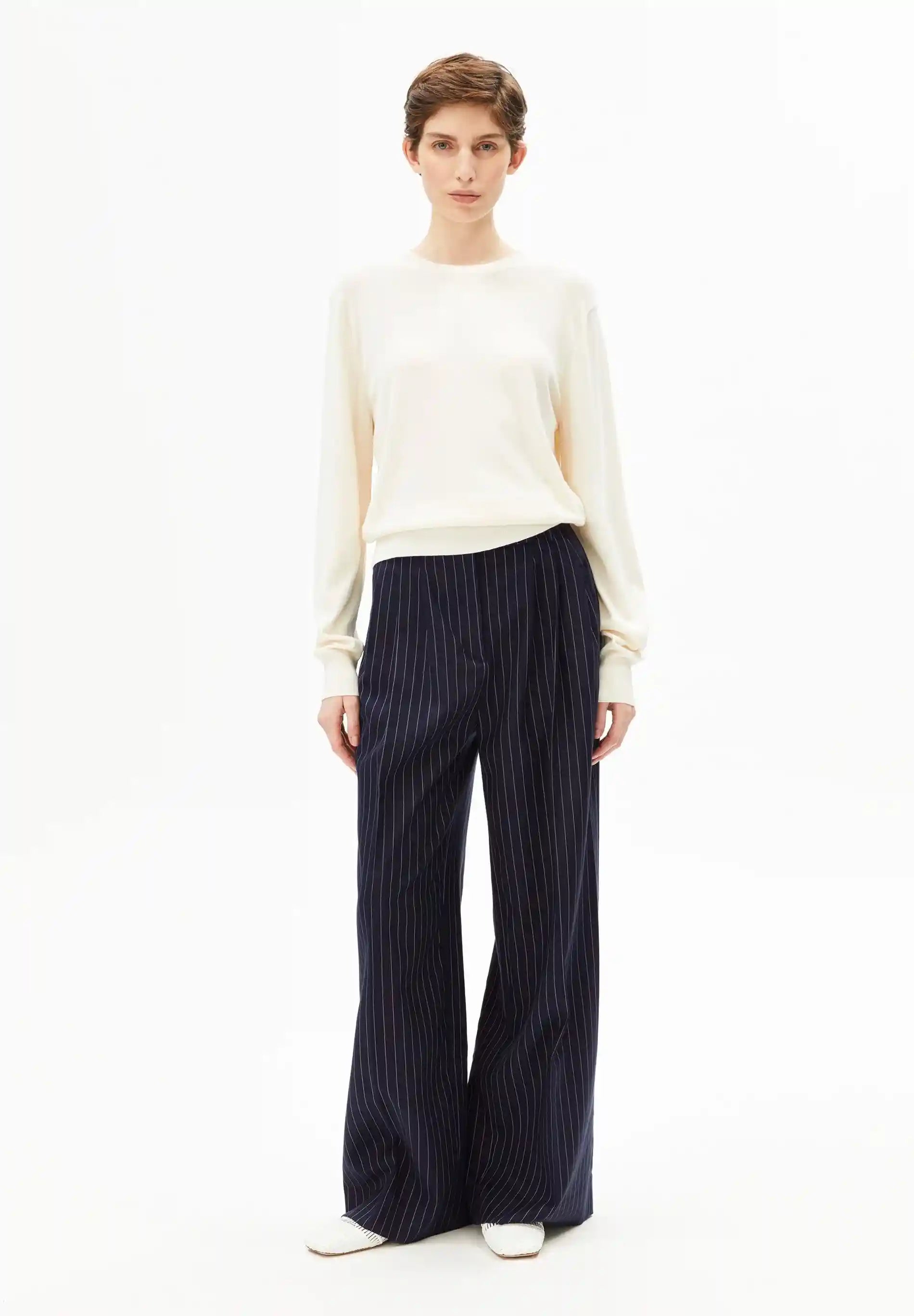 ARMEDANGELS Canada fine knit sweater in oatmilk - front view showing short sleeves and regular length organic cotton top