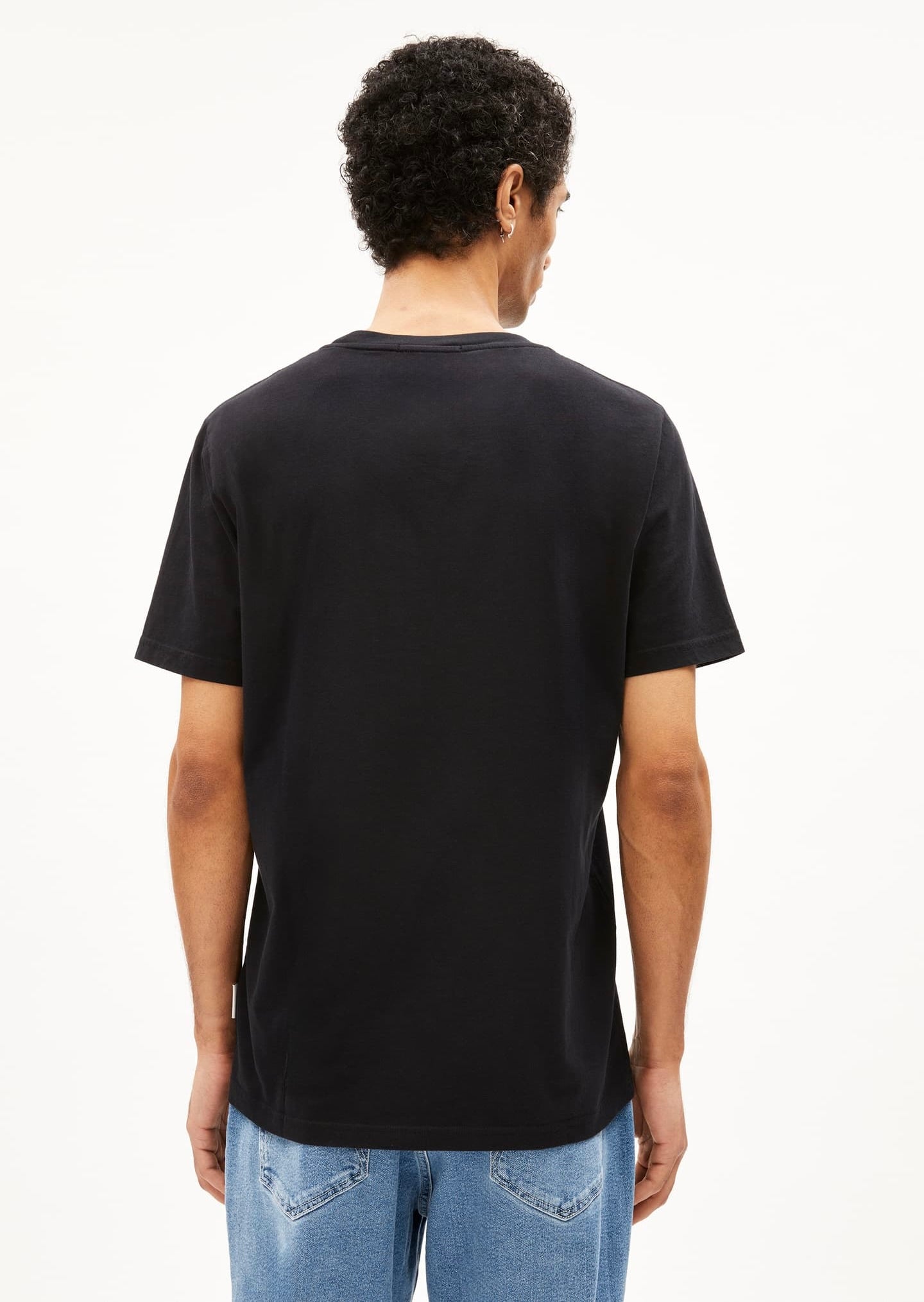 Back view of ARMEDANGELS Canada men's cotton t-shirt in black, perfect for casual wear