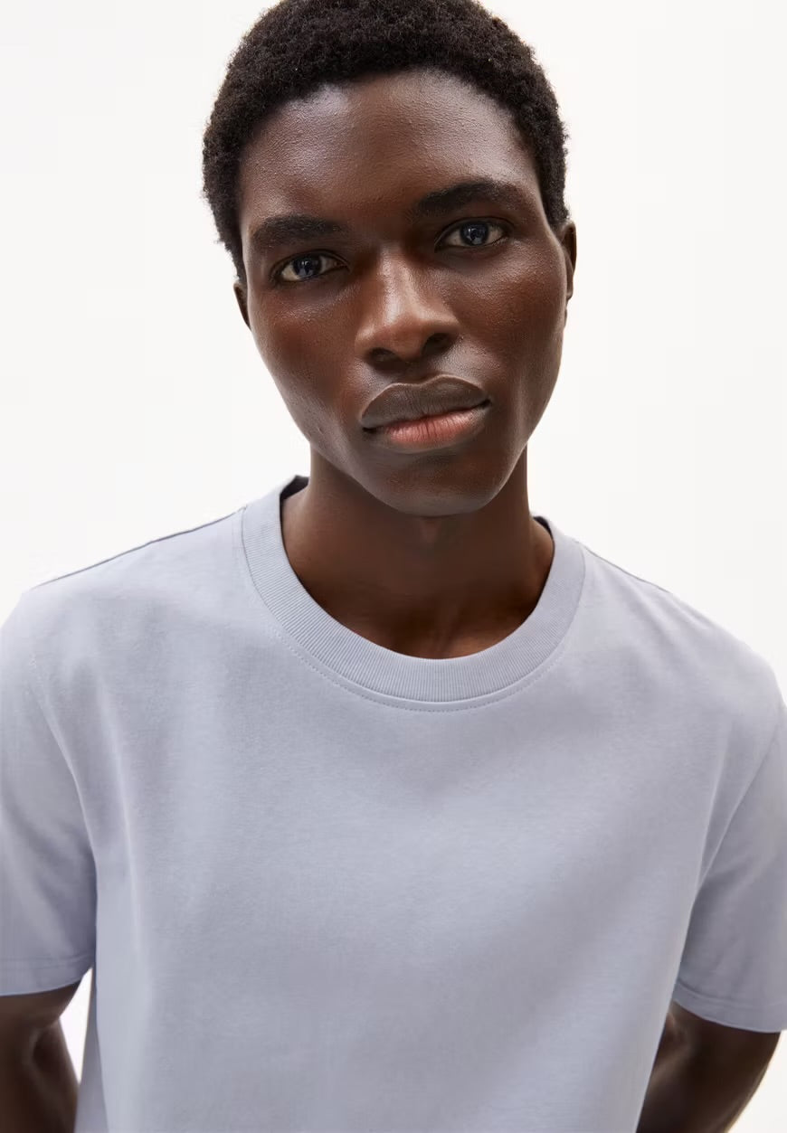 SS25 - ARMEDANGELS - Maarkos T-Shirt in Misty Morning - close up front 5