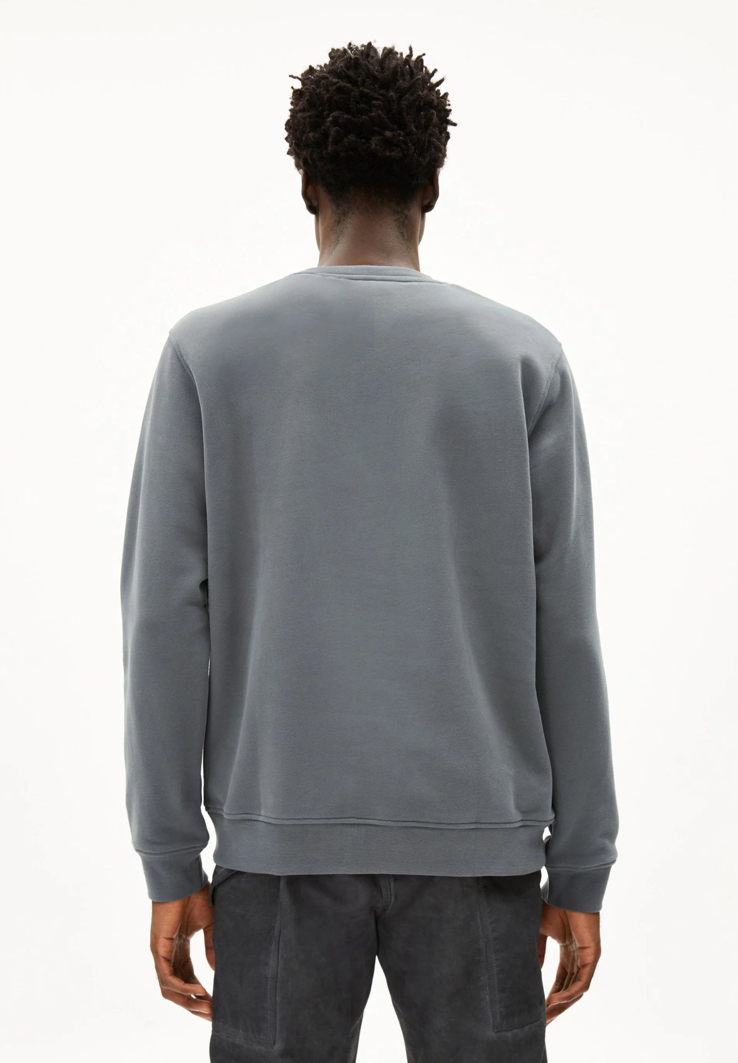 ARMEDANGELS Canada  Men's Unisex Gray Sweatshirt with Classic Crew Neck Design