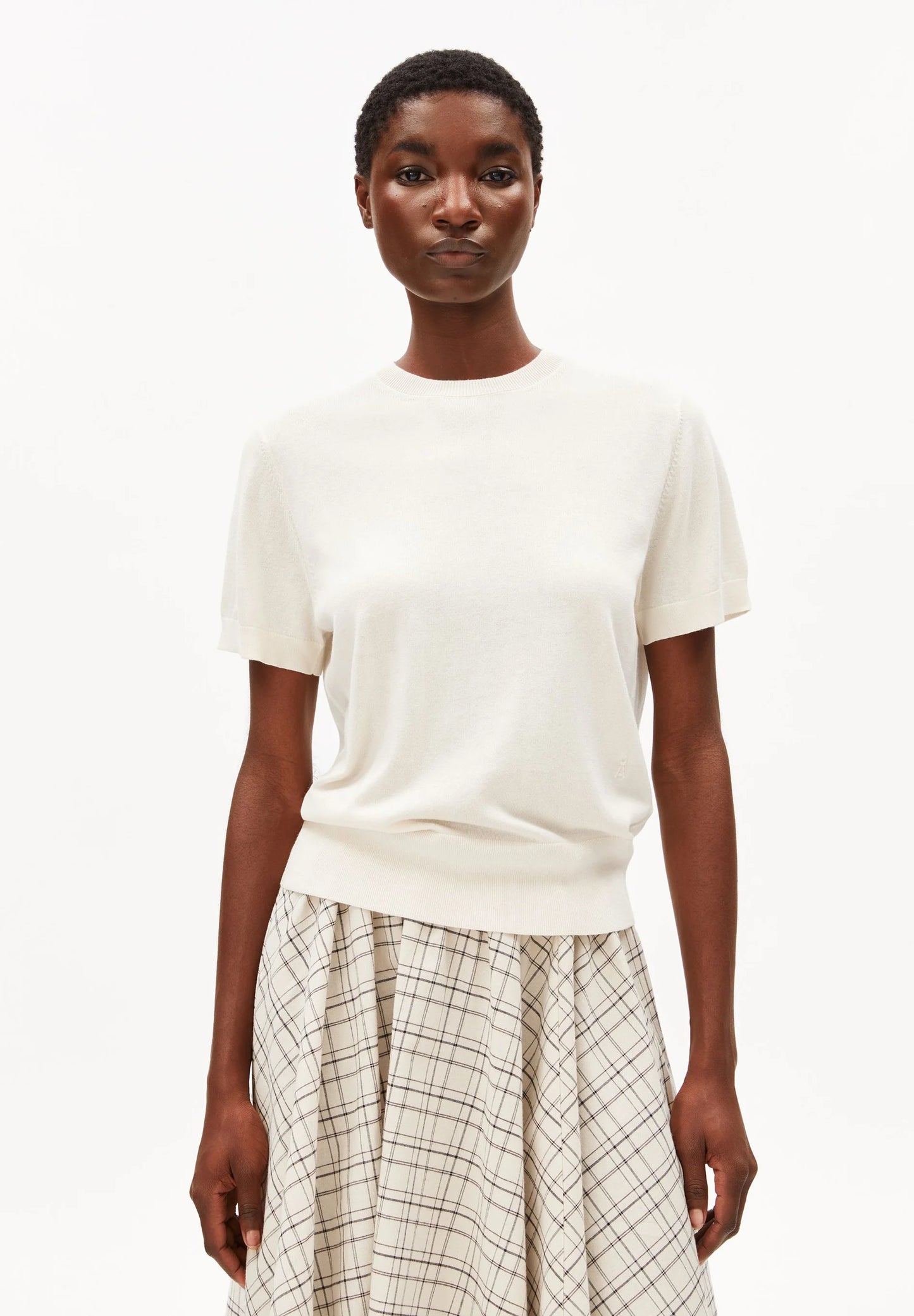 ARMEDANGELS Canada - FINE Knit Sweater in Oatmilk on model short sleeves