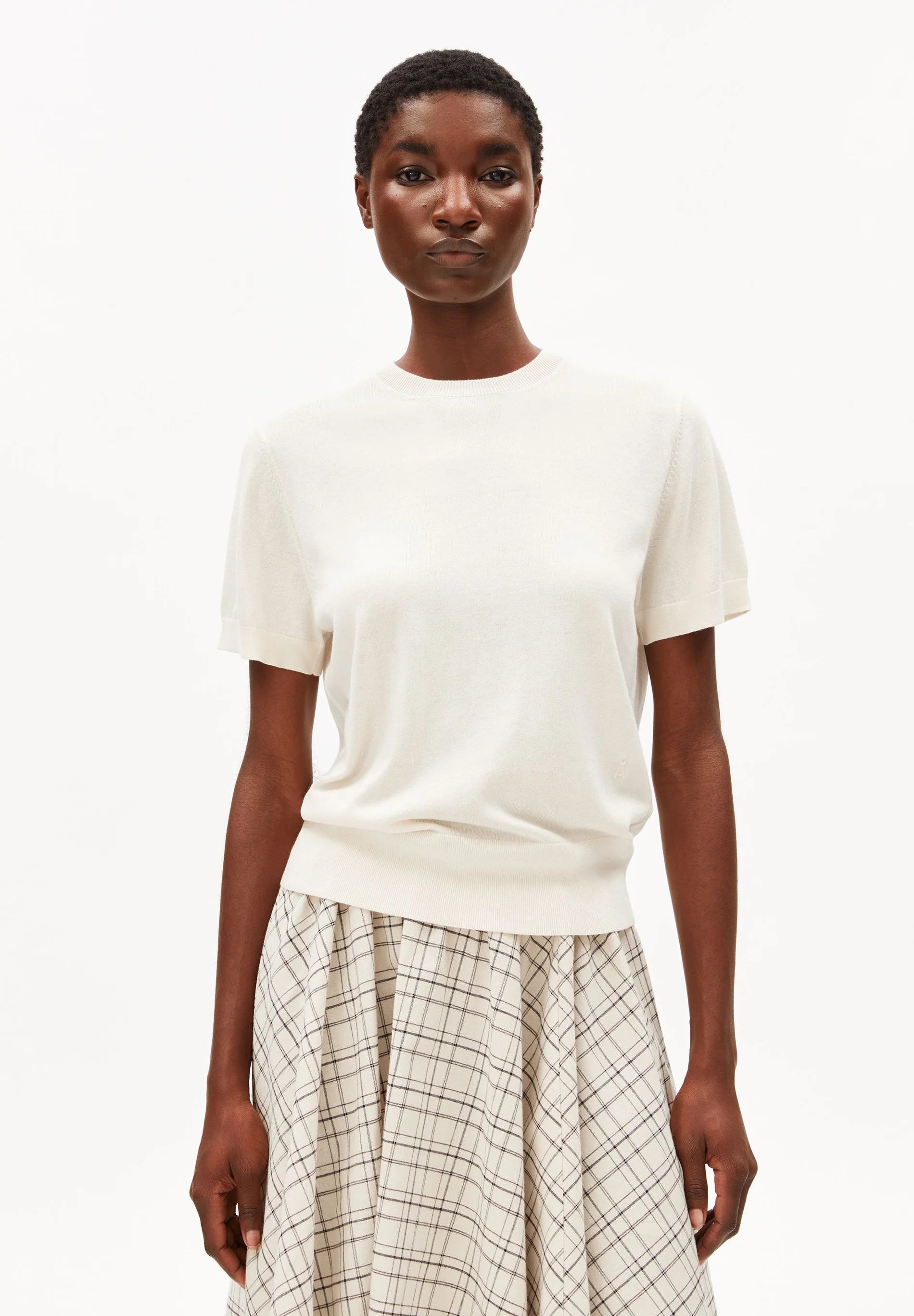 ARMEDANGELS Canada - FINE Knit Sweater in Oatmilk on model short sleeves