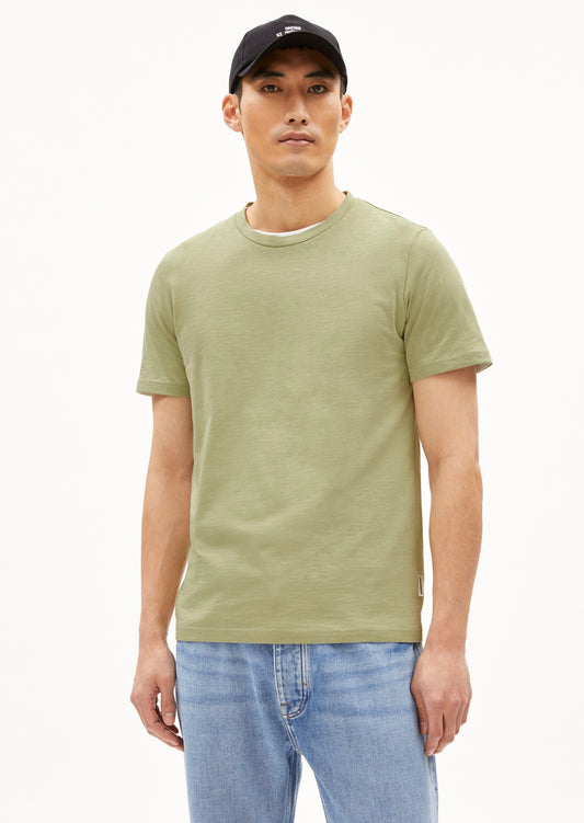SS24 - ARMEDANGELS - Jaamel Structure T-Shirt in Light Matcha - on model front 1