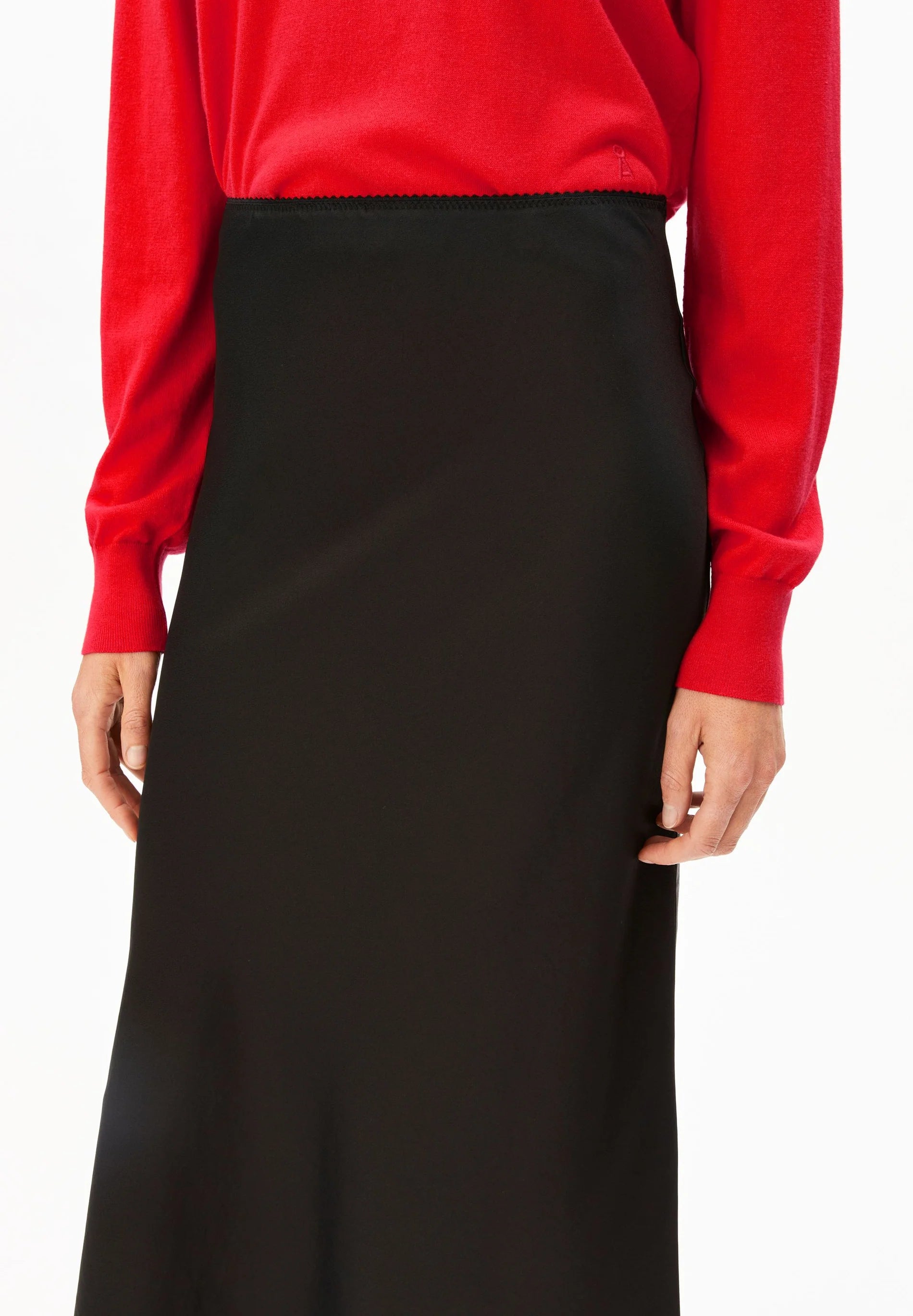 ARMEDANGELS Canada - LENOVAA Satin Slip-Skirt in Black with detail of the waist shown