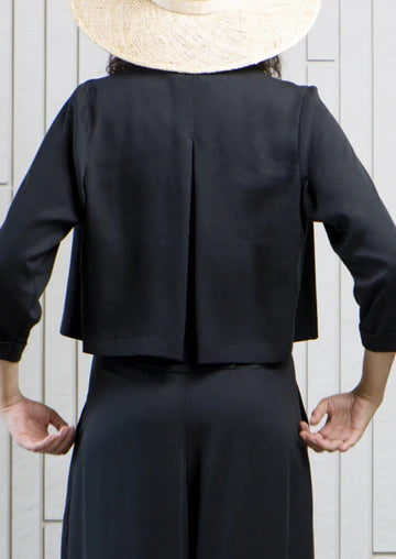 Nassau Jacket in Black Linen