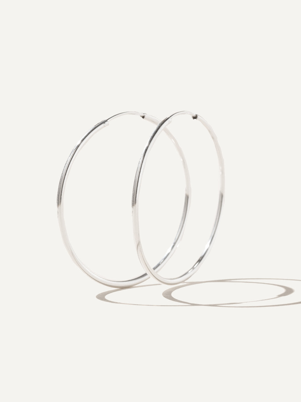 Boa Bijoux - SS24 - Infinity Hoop Earring Sterling Silver - Size 45 - Display 1