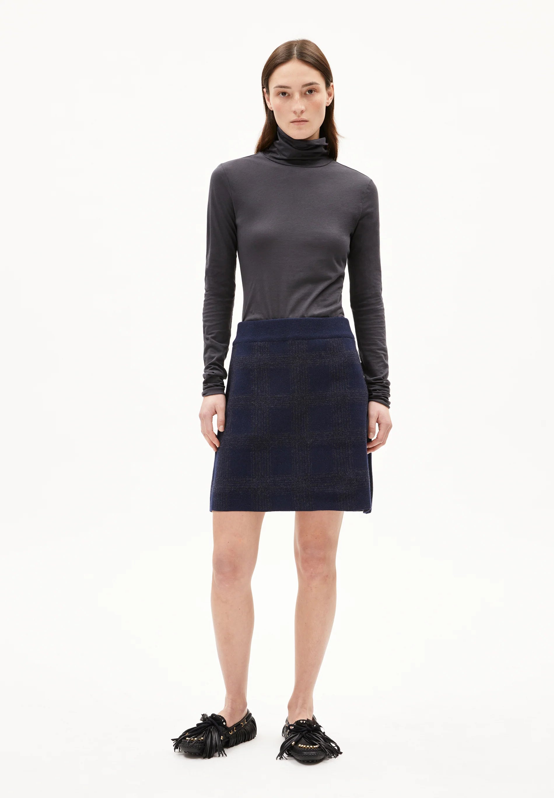 ARMEDANGELS Canada women's grey shirt with a fitted design paired with a navy skirt for a stylish look in Kelowna