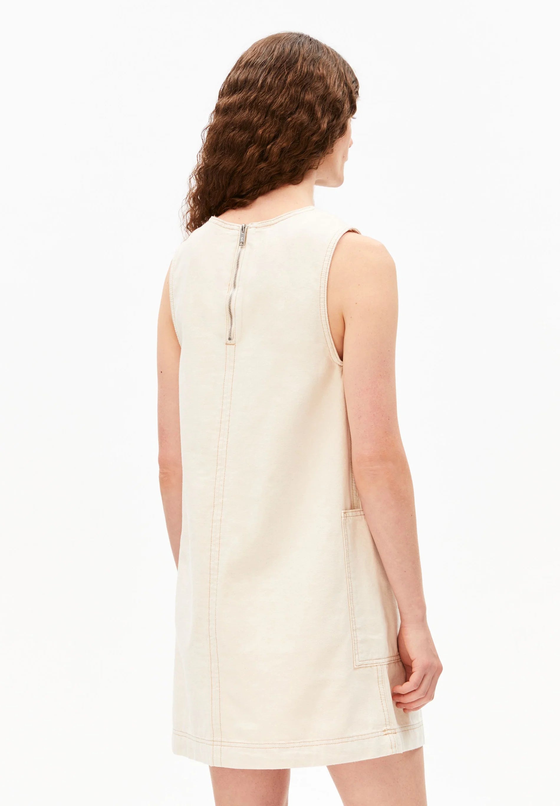 ARMEDANGELS Canada - WORKWEAR CANVAS Mini Dress Undyed - Back view on model