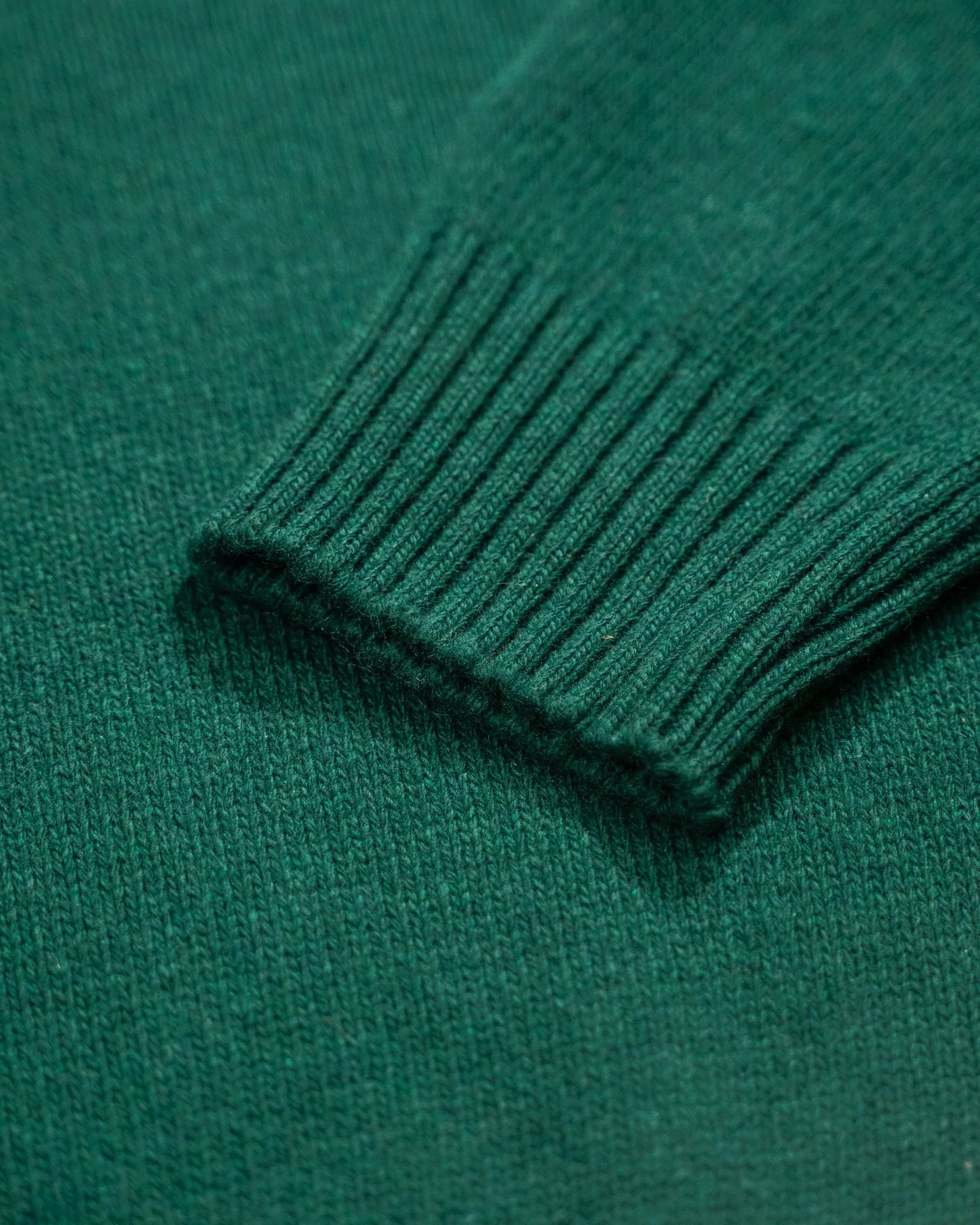 Cashmino Crewneck in Pine Green