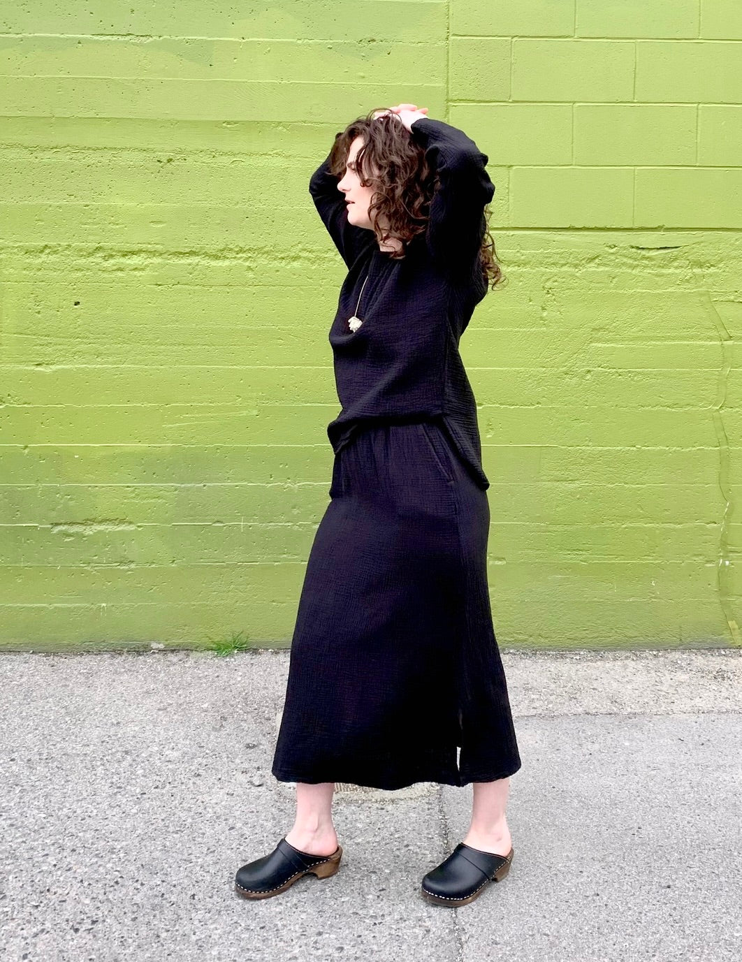 Organic Gauze Slit Skirt in Black