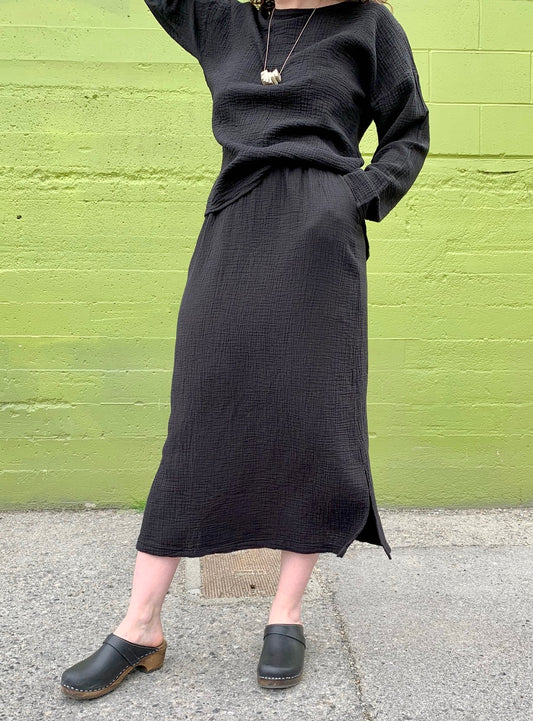 Organic Gauze Slit Skirt in Black