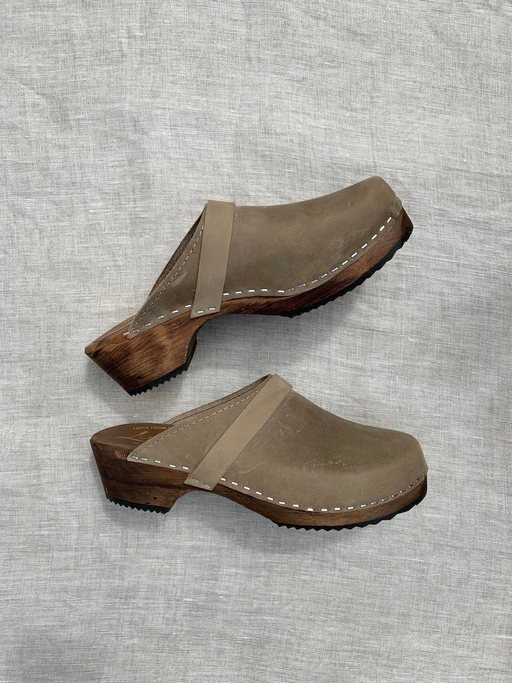 Classic Taupe Oiled Nubuck Brown Base