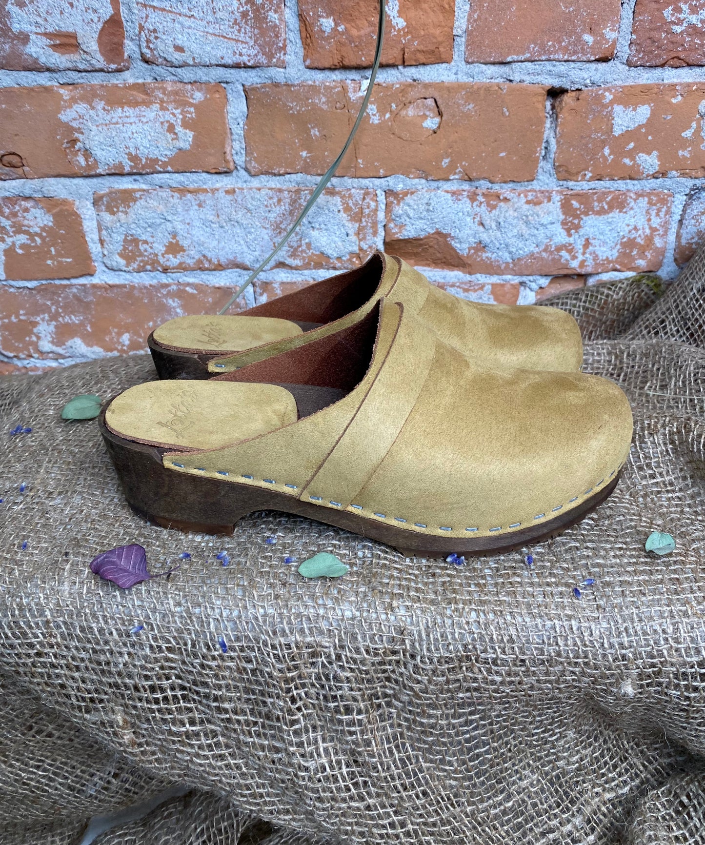 Lotta from Stockholm Elsa Classic Sand Clogs on Brown Base