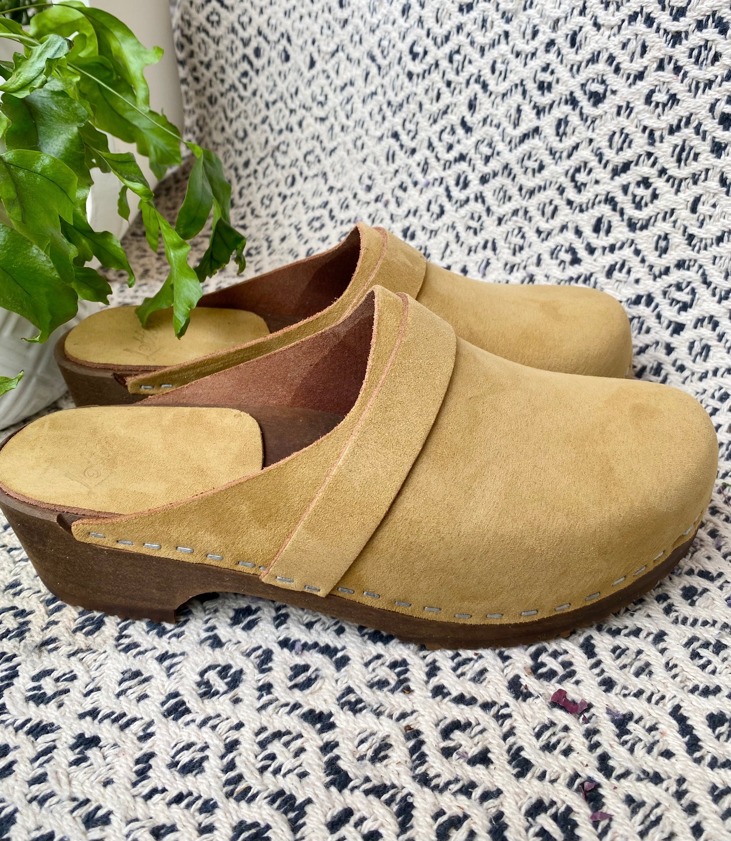 Elsa Classic Clogs in Sand StainResist. Nubuck on Brown Base