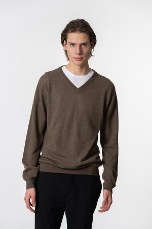 Merino Unisex V-Neck Sweater In Nutmeg Brown