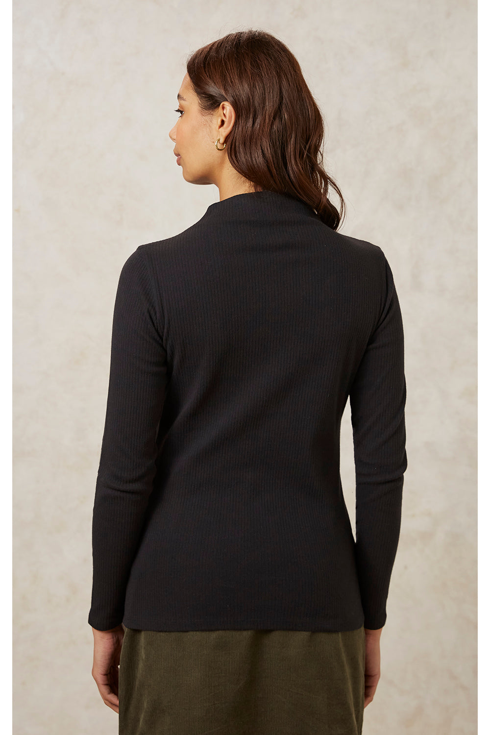 Hiral Rib Turtleneck Top in Black